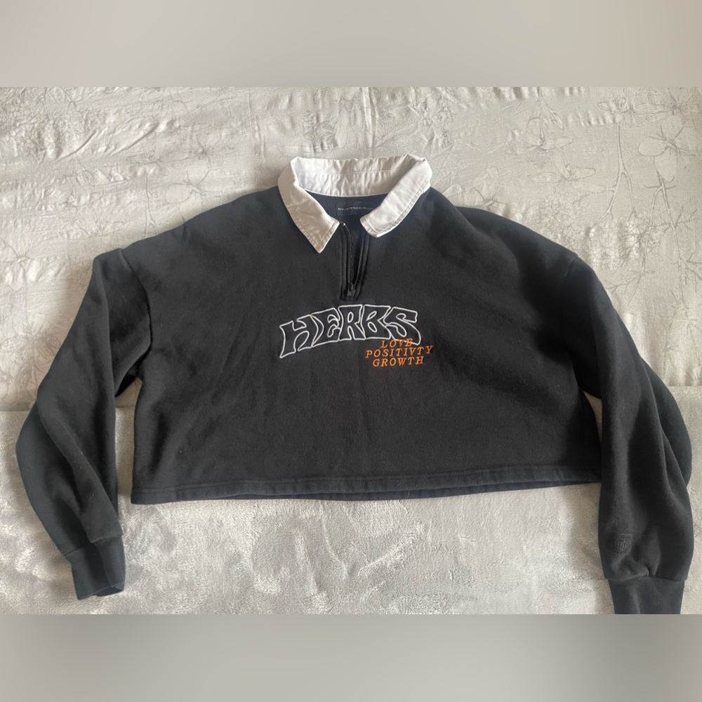 Cropped collard long sleeve